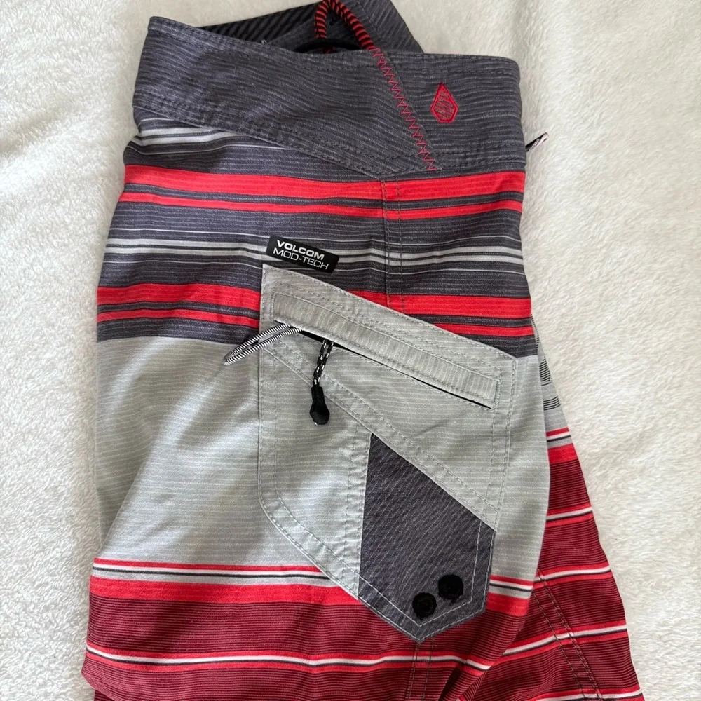 Volcom Red and Gray Boardshorts 22 (8Y)